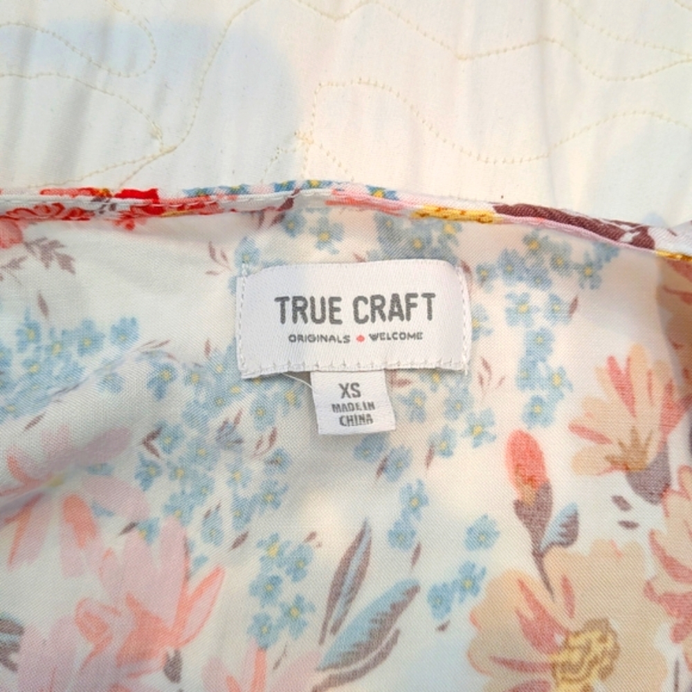 True Craft Floral Patterned Top - Picture 3 of 3
